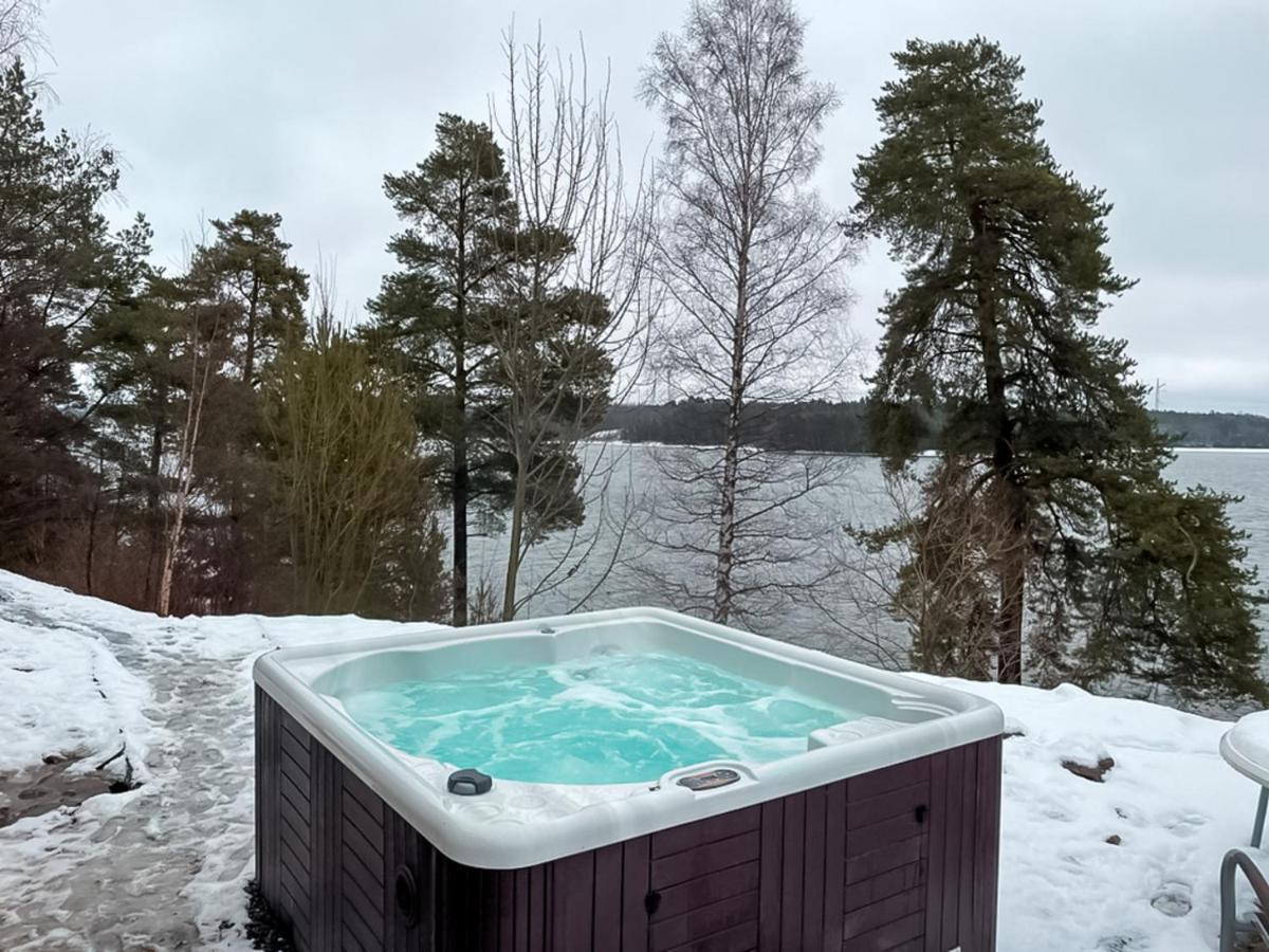Relaxing Oasis With Jacuzzi - Amazing View & Private Pier Villaer *