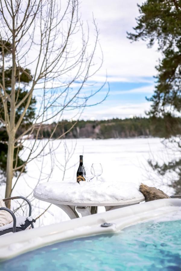 Relaxing Oasis With Jacuzzi - Amazing View & Private Pier Villaer Stockholm